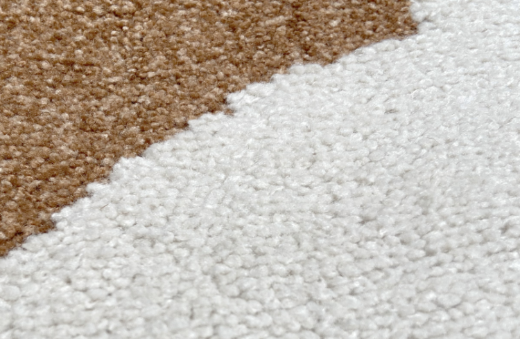 Closeup No.8 Cream/Rust E486B